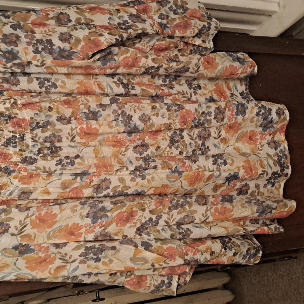 Zac & Rachel woman's size 2X rust and blue floral fall bohemian smocked blouse - Picture 4 of 5